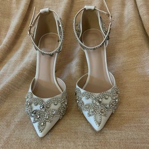 Crystal queen women’s high heel wedding shoes size 8.5